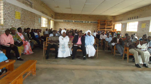 Abashakanye bo muri Paruwasi Kabgayi mu mwiherero bakoze tariki 22/12/2013.