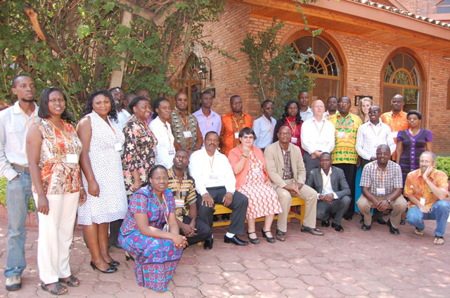 Abashakashatsi bateraniye mu nama ya CEPGL yiga iterambere mu myaka 50.