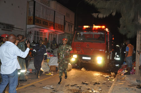 Abasirikara ba RDF bihutiye kuhagera nubwo imihanda itari nyabagendwa. 