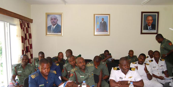 Abasirikare ba Nigeria bakurikirana ikiganiro ku buryo ibihugu bigize CEPGL byishyize hamwe.