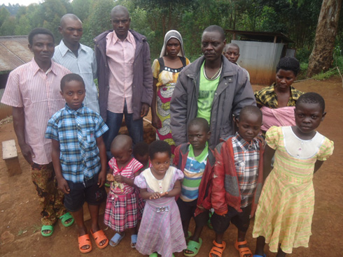 Abasirikare bitandukanyije n'umutwe wa FDLR batahukanye n'imiryango yabo.