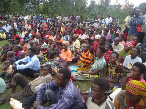 Mu byo baganirijwe, harimo gukura amaboko mu mufuka bagakora ibibateza imbere