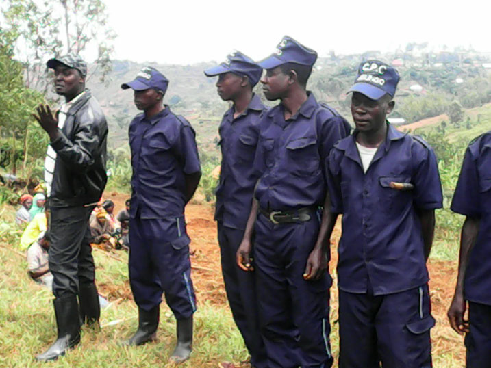 Abaturage baguriye umwambaro uranga ba CPCs kugirango barusheho kunoza imikorere.