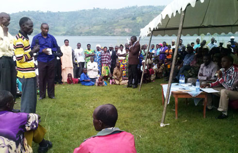 Abaturage bahawe ijambo barinigura abayobozi nabo bafatanya kumva no gucoca ibibazo.