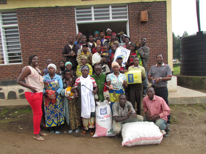 Abaturage bahawe inkunga hamwe n