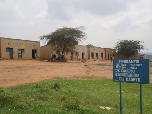 Abaturage bakubiswe bavuye muri aka gasantere.