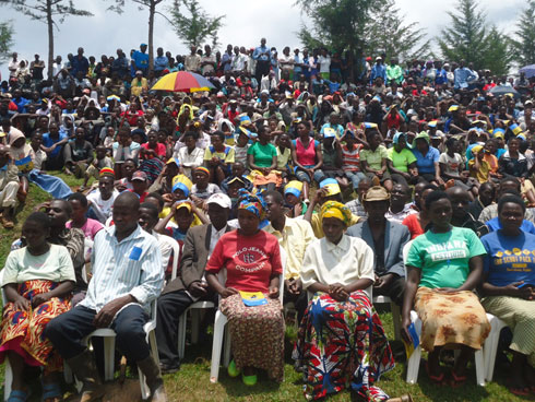 Abaturage bakuze bose basabwa gukora umuganda.