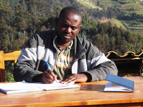 Ladislas Ruzindana, umunyamabanga nshingwabikorwa w