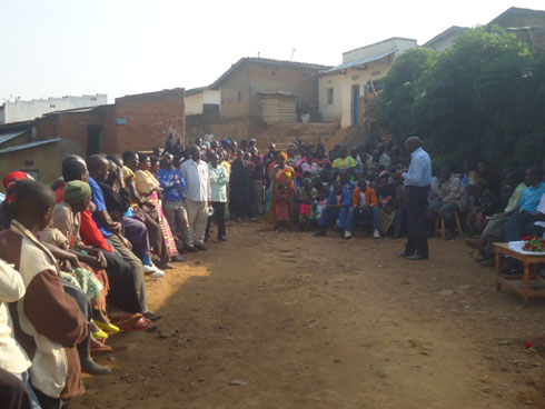 Abaturage batanze ibitekerezo ku migendekere myiza yatuma centre ya Gisakura itera imbere.