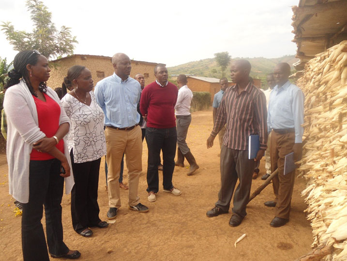 Abaturage basobanuriye Minisitiri Kalibata ko kwita ku materase byatumye umusaruro babonaga wikuba inshuro zisaga enye.