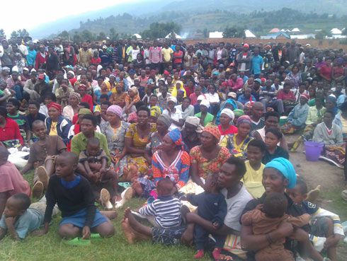 Abaturage batunguwe no kumva ko bamwe mu barimu bagira uruhare mu guhungabanya umutekano.