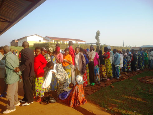 Abaturage bazindutse ku buryo bahageze mbere ya saa kumi n'ebyiri za mugitondo.