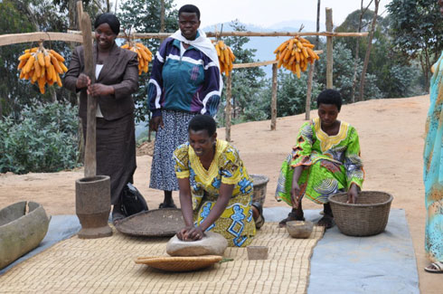 Abaturage berekana uko bajyaga batunganya amafu mbere yo kubona uruganda.