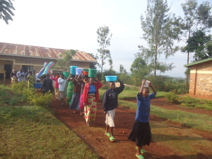 Abaturage bikoreye ibitahanywa by'umugeni wa Leta y'ubumwe.