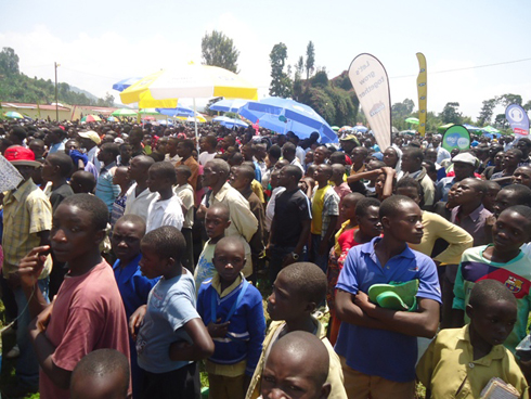 Abaturage bari benshi cyane.