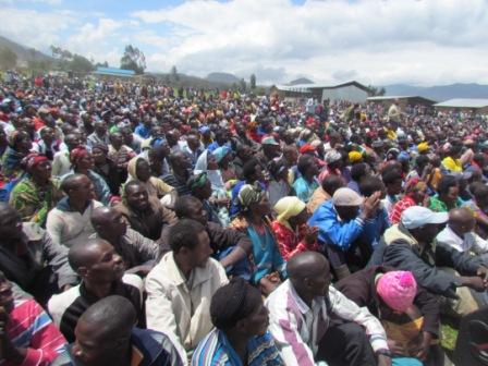 Abaturage bari bitabiriye kureba Guverineri w