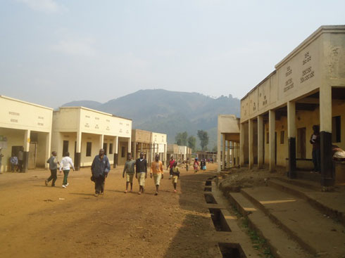 Abatuye umurenge wa Beyeye bavuga ko babonye kaburimbo bashobora guhahirana n