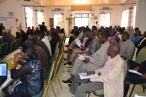 Abayobozi b'amatorero bagera ku 100 bitabiriye umwiherero ngo bagiye kubanza bisuzume ubwabo babone gusakaza "Ndi Umunyarwanda".