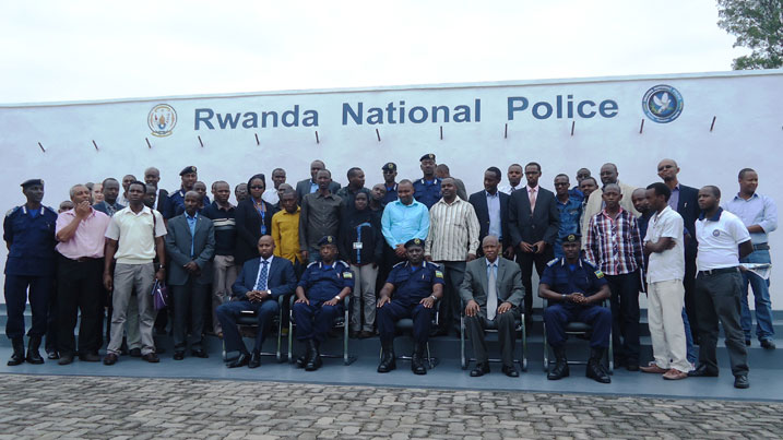 Abayobozi bakuru muri Polisi y'Igihugu, ab'ib'itangazamakuru n'abanyamakuru.