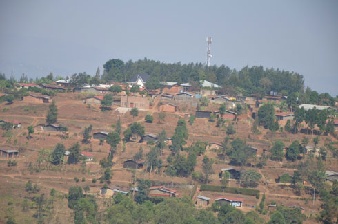 Abayobozi mu karere ka Rusizi basabwe kugenzura ko amazu azamurwa ajyanye n