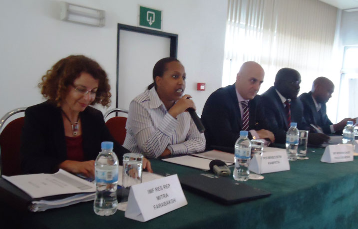 Abayobozi bashinzwe imari mu Rwanda n