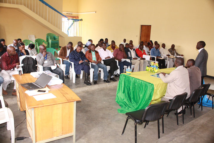 Abayobozi mu karere ka Ngororero bakurikiranye ikiganiro bagejejweho na PAX PRESS ku mikorere y