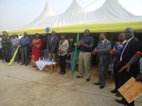 Abayobozi mu nzego zitandukanye bitabiriye igikorwa cyo gusoza ku mugaragaro imurikagurisha rya Nyamasheke.