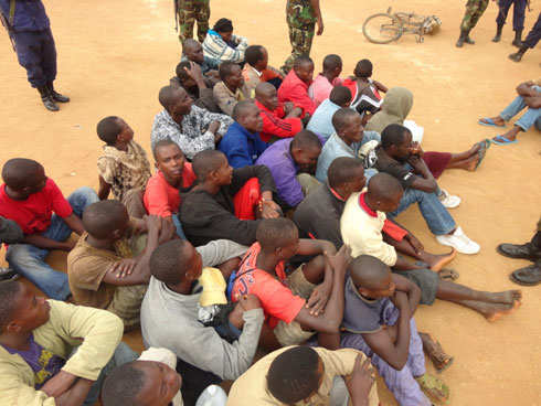 Abenshi nta murimo uzwi bakoraga.