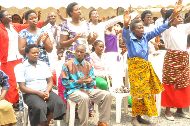 Abitabiriye kwizihiza umunsi mpuzamahanga w'abarwayi bacinye akadiho mu gitambo cya misa.