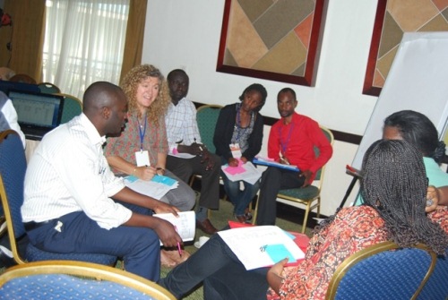 Abitabiriye ibiganiro bahereye mu byavuye mu igeragezwa baganira ku bizakorwa.