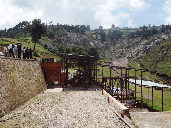 Abasenateri beretswe zimwe mu mashini ziyungurura kandi zikoza amabuye NRD iteganya gukoresha mu rwego rwo kwihutisha akazi.