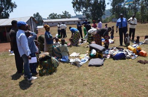 Aba Banyarwanda bageze mu karere ka Rusizi bavuye muri Congo.