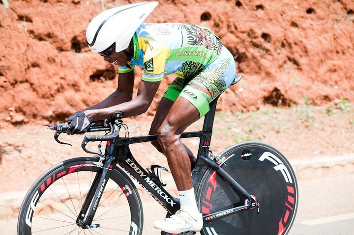 Adrien Niyonshuti ukinira MTN Qubekha muri Afurika y'Epfo ari mu bahabwa amahirwe yo kwegukana umwanya wa mbere.