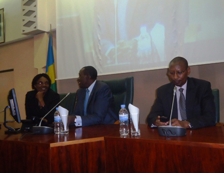 Ministiri Rwangombwa mu Nteko, aho yatangarijwe ko abayigize bemeye gutanga umusanzu mu kigega AgDF.