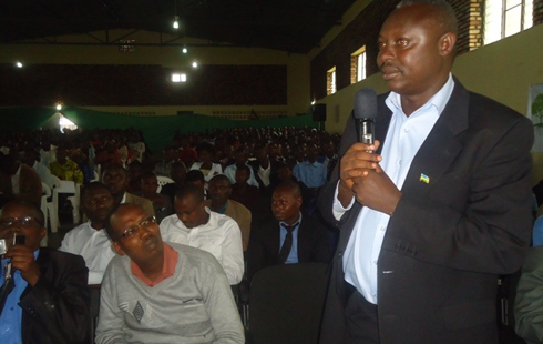 Abaturage bagaragaza uruhare rwabo mu kigega Agaciro Development Fund.