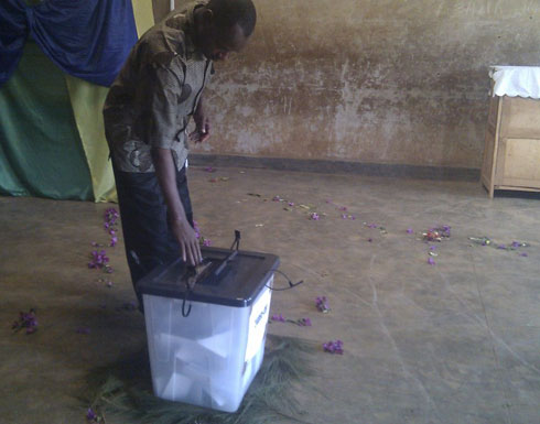 Umuyobozi w'akarere ka Rwamagana yatoreye ku biro bya Rubona.