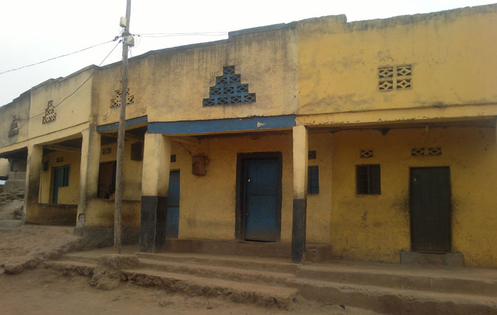 Aha ni muri santere ya Gitare. Mu masaha y'akazi abanyatubari basabwa kudufunga kugira abaturage bitabire umurimo.