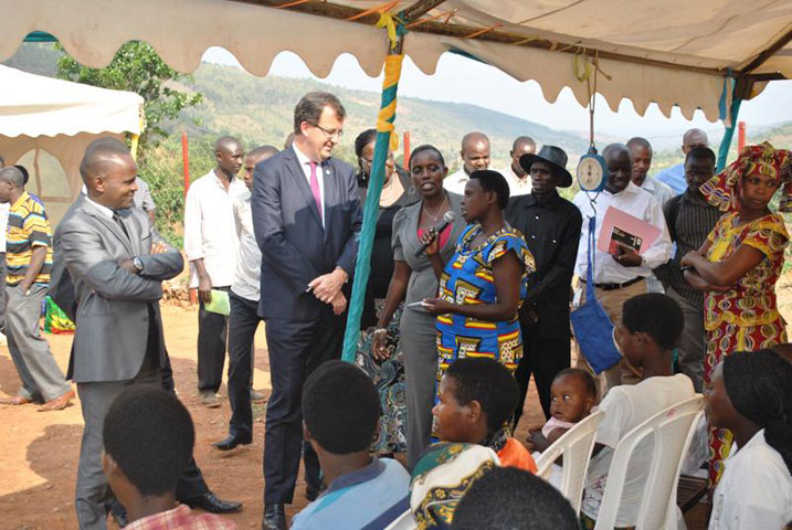 Abagore basobanura ko babashije kujijuka bakamenya kwita ku buzima bw'abana babo harimo no kubamenyera indyo yuzuye.