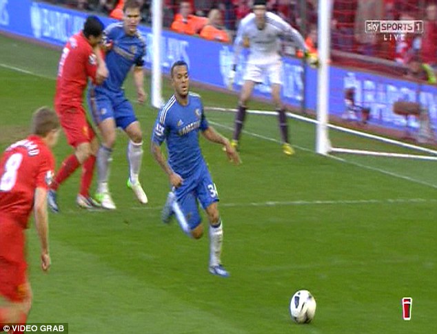 Aha Suarez yarumaga Ivanovic wa Chelsea umwaka ushize.