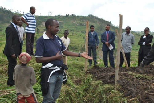 Barimo basobanurirwa uko ifumbire y