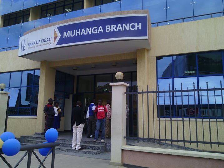 Aha ni ku muryango munini wa BK ishami rya Muhanga.