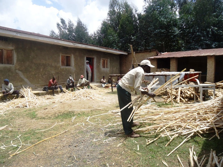 Aho akorera benshi mu baturage babonye akazi bitewe no kwihangira imirimo.