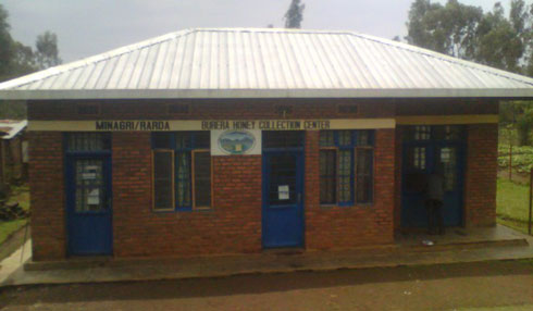 Aho ihuriro UNICOPAV ritunganyiriza ubuki. Ngo hari toni 3 n