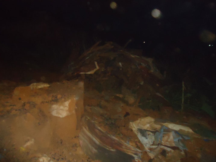 Aho niho hari hari inzu ariko yakongotse.