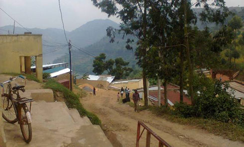 Aka gasantere ka Ruhinga kari mu murenge wa Kinyababa ngo ni hamwe mu ho Rukundo anywera agasinda nijoro agatega abantu ashaka kubagirira nabi.