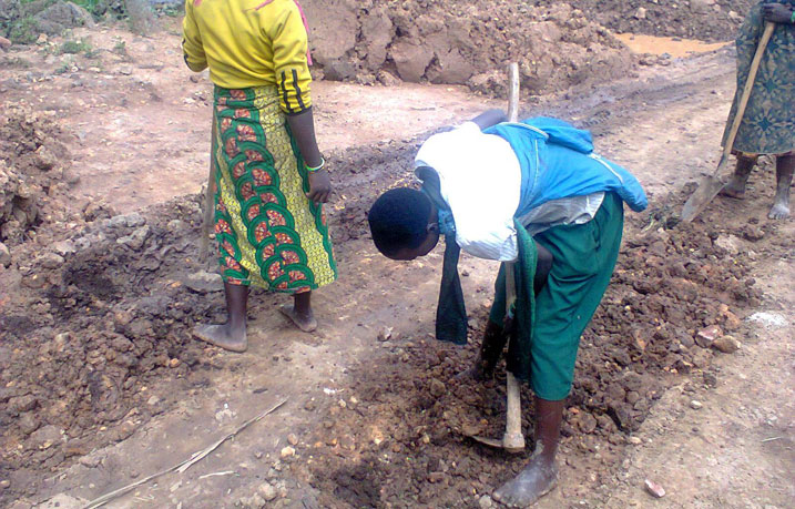 Aka kazi bakora kabahemba amafaranga y'u Rwanda 1000 ku munsi.