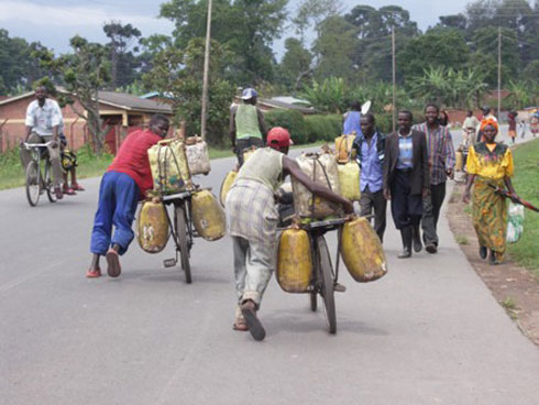 Abahinzi ngo bari mu bava ku murimo kare bakajya mu tubari.