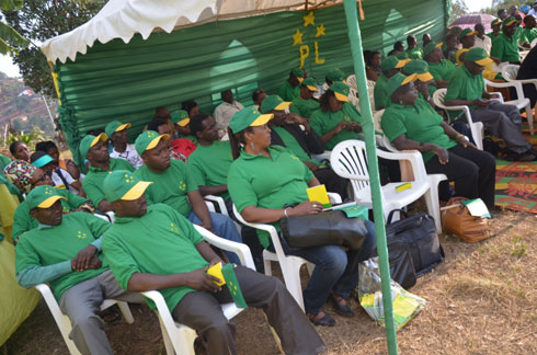 Akandida 20 nibo biyamamaje muri PL.