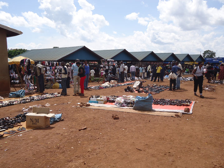 Akarere ka Kayonza ngo karateganya kuvugurura amasoko no kubaka andi mashya mu rwego rwo kongera ahaturuka imisoro akarere kinjiza.