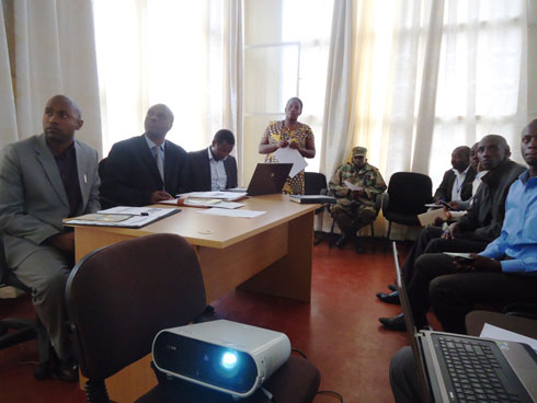 Akarere kashimiwe uburyo kagenda kazamuka mu kurushaho kwinjiza imisoro n'amahoro neza.